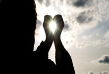 开云体育在线-魔术翻盘篮网，布拉德利三分雨点燃全场的瞬间传奇