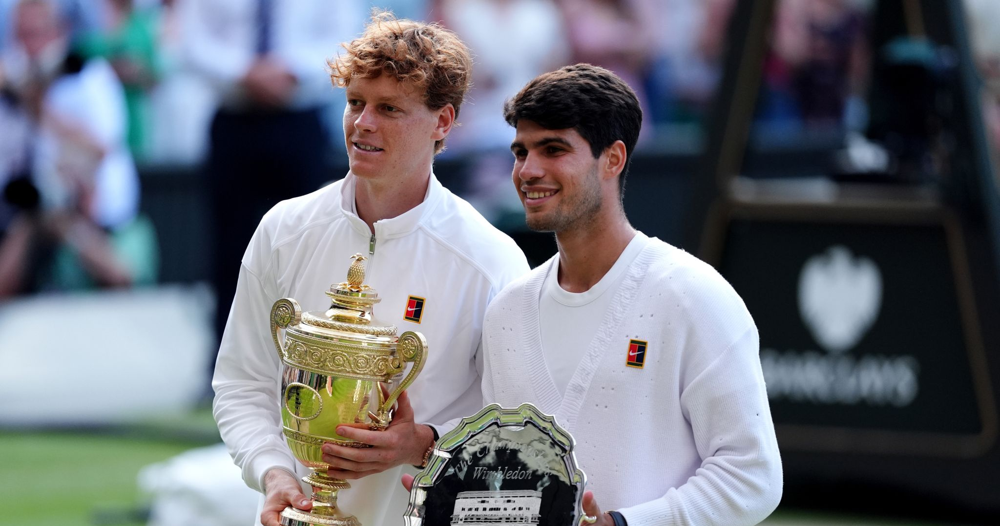 世界网球队鏖战英国网球队，克耶高斯送出助攻