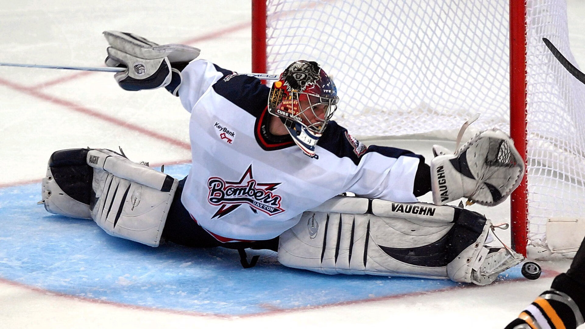 F1年度争冠之夜,李刚仁在焦点战证明自己,速度与意志的交响